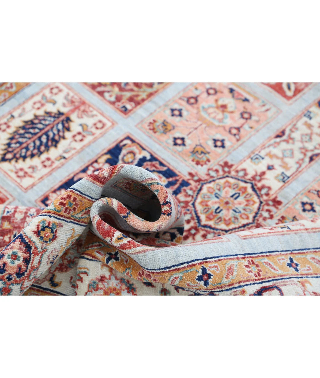 Afghan Bakhtiari Rug 4' 9" x 6' 5" Hand-Knotted | No. AT84866