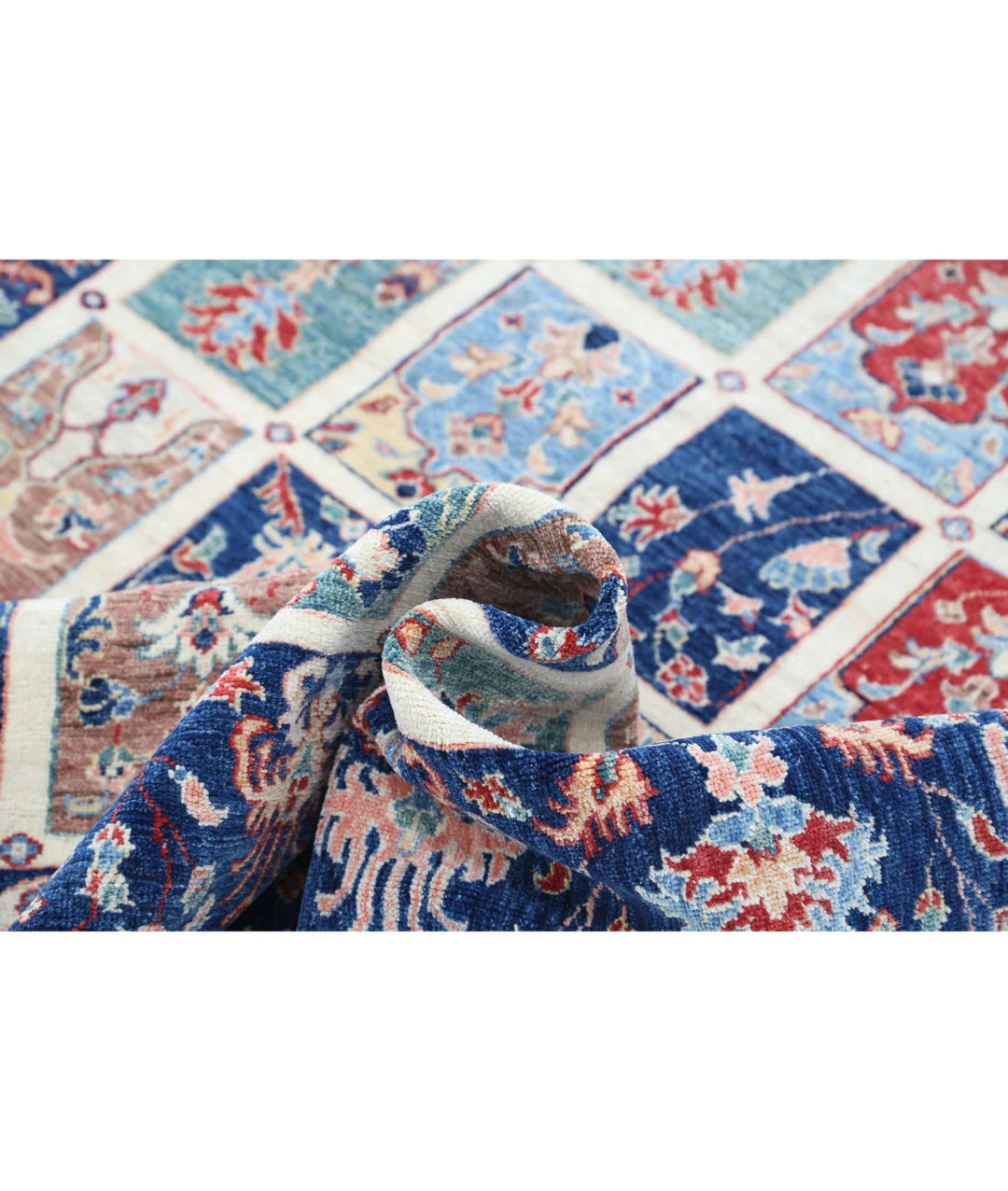 Afghan Bakhtiari Rug 4' 9" x 6' 8" Hand-Knotted | No. AT85344