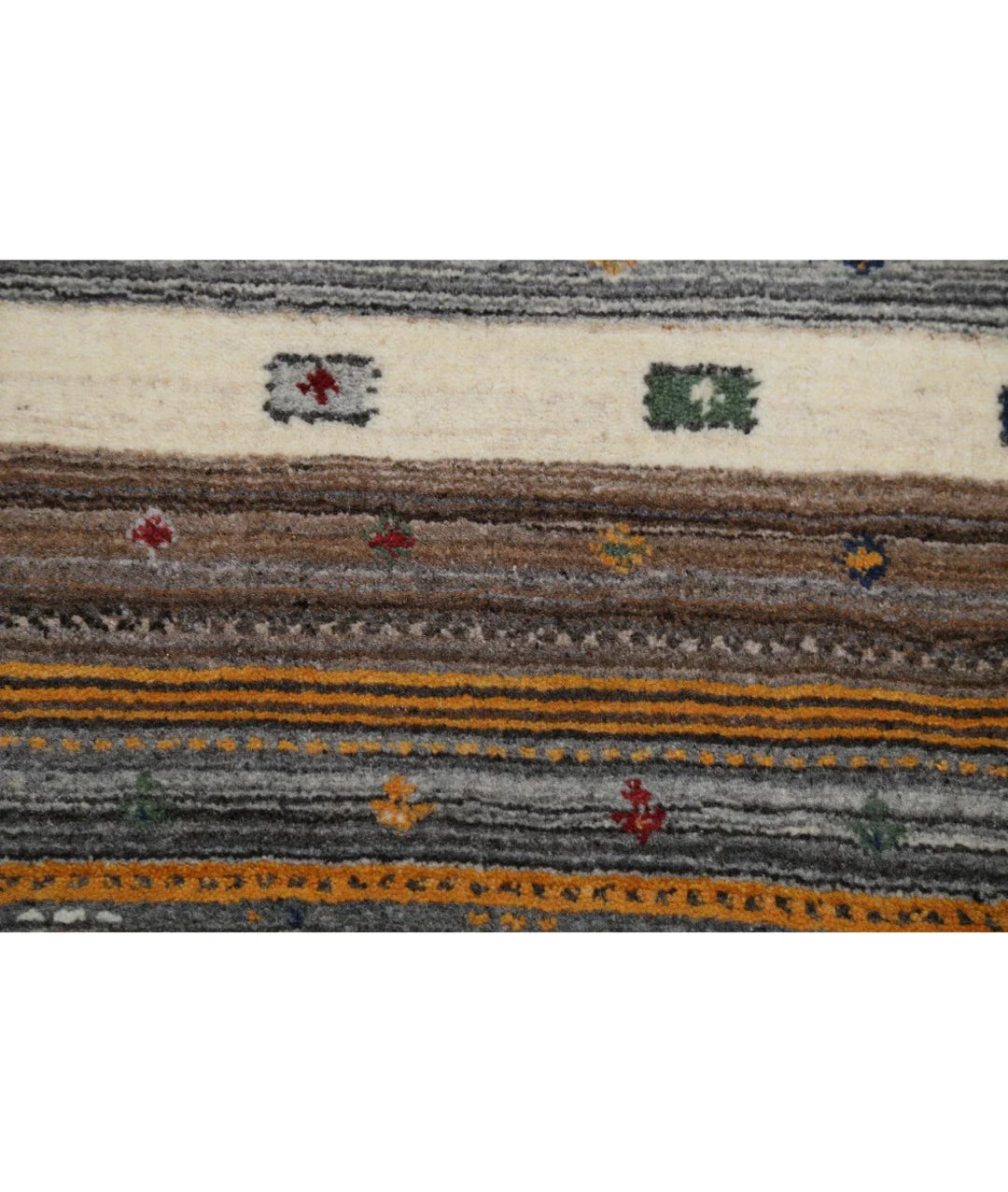 Ivory Indian Lori Rug 4' 0" x 5' 10" Hand-Knotted | No. AT883803