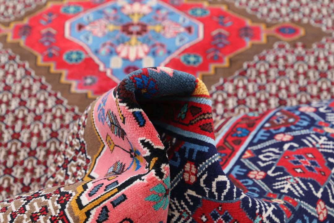 Persian Senneh Rug 5' 2" x 9' 10" Hand-Knotted | No. AT89829