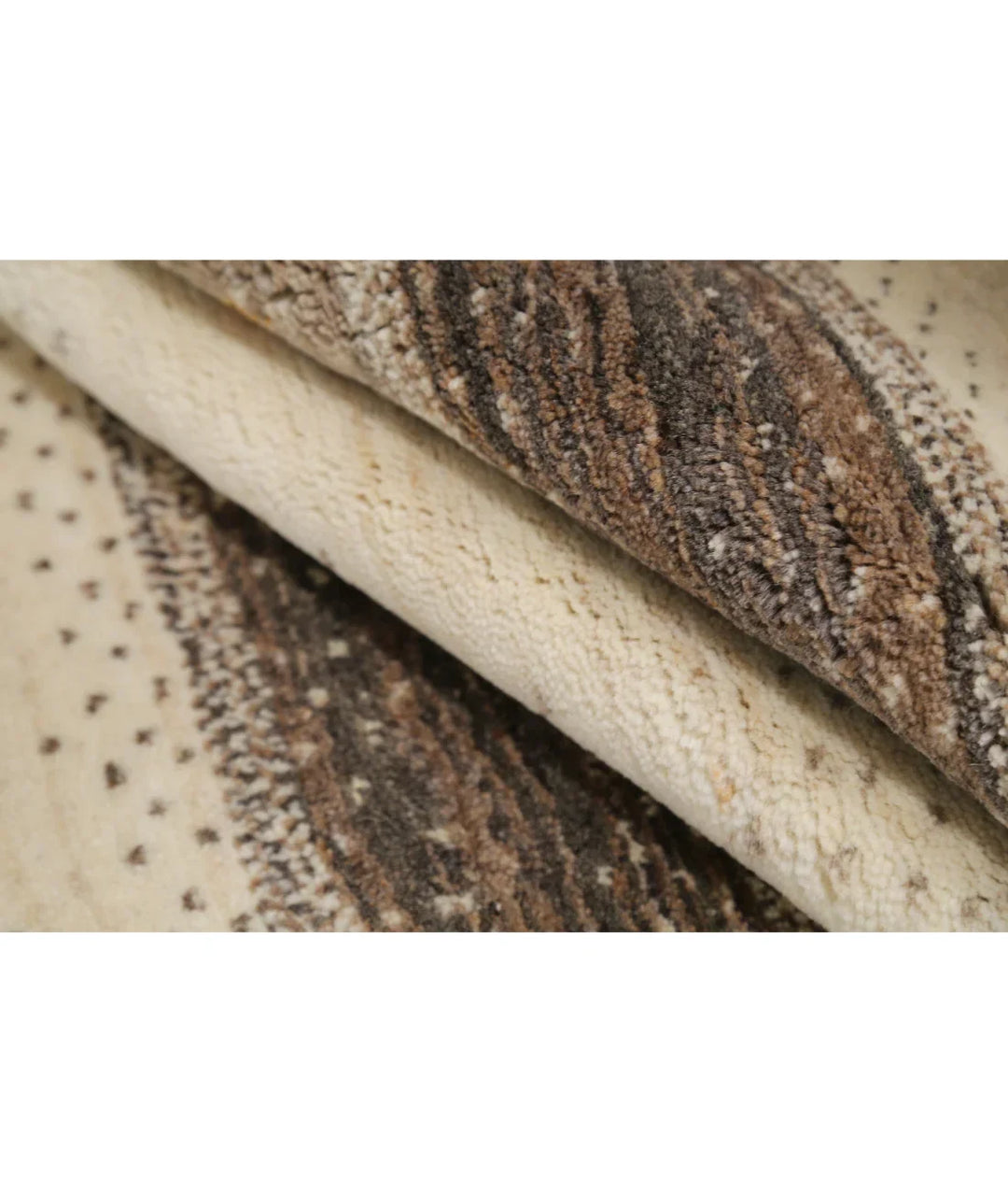 Ivory Indian Lori Rug 2' 9" x 4' 0" Hand-Knotted | No. AT90041