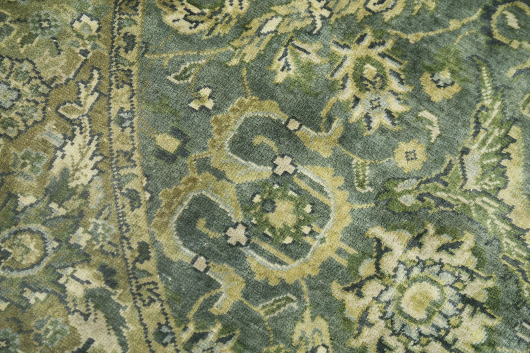 Indian Oriental Rug 5'8" x 5'9" Hand-Knotted | No. AT90748