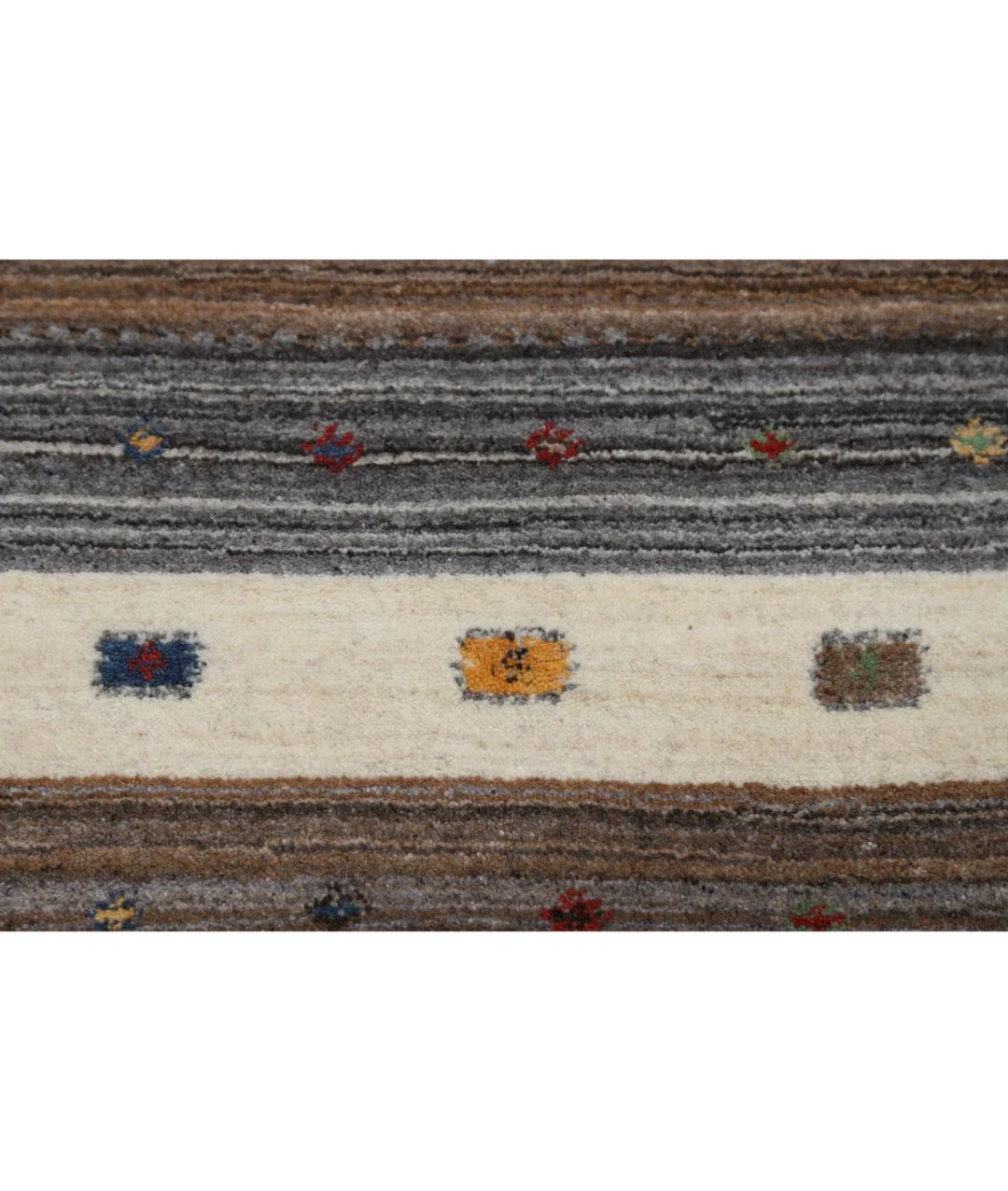 Ivory Indian Oriental Rug 5' 7" x 7' 11" Hand-Knotted | No. AT91521