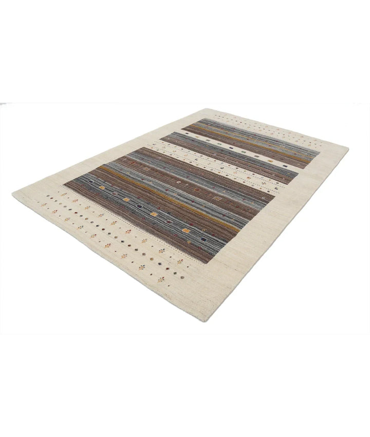 Ivory Indian Oriental Rug 5' 7" x 7' 11" Hand-Knotted | No. AT91521