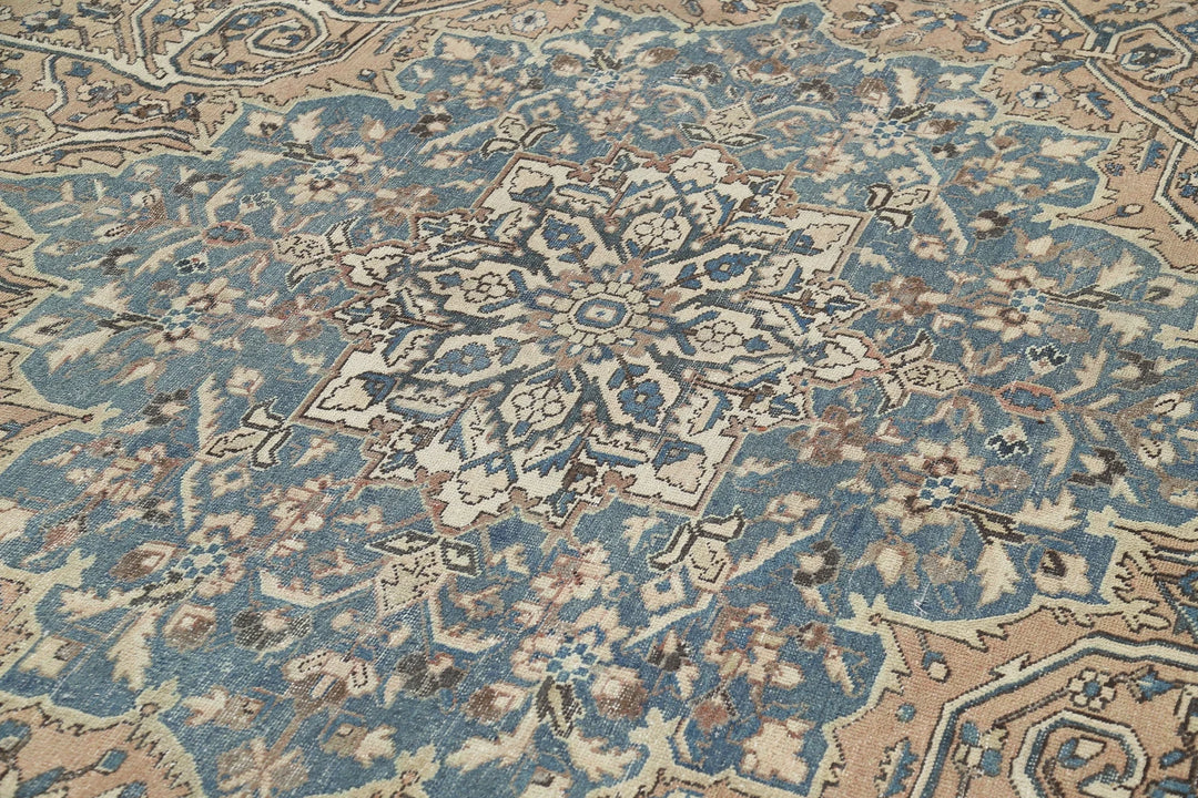 Persian Bakhtiari Rug 10' 6" x 13' 3" Hand-Knotted | No. AT93275