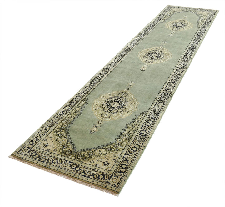 Indian Ziegler Rug 2' 7" x 11' 9" Hand-Knotted | No. AT94127