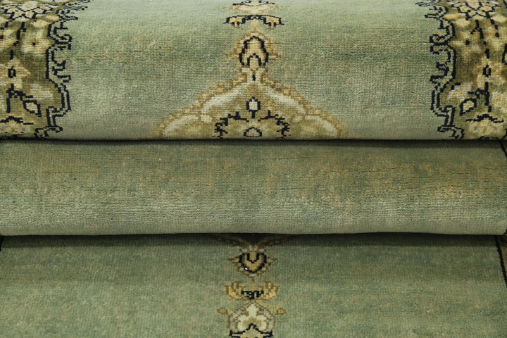 Indian Ziegler Rug 2' 7" x 11' 9" Hand-Knotted | No. AT94127