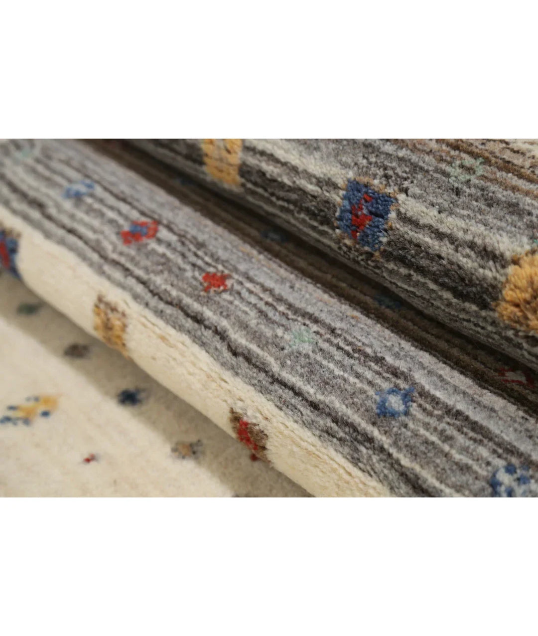 Ivory Indian Oriental Rug 3' 1" x 5' 2" Hand-Knotted | No. AT945156
