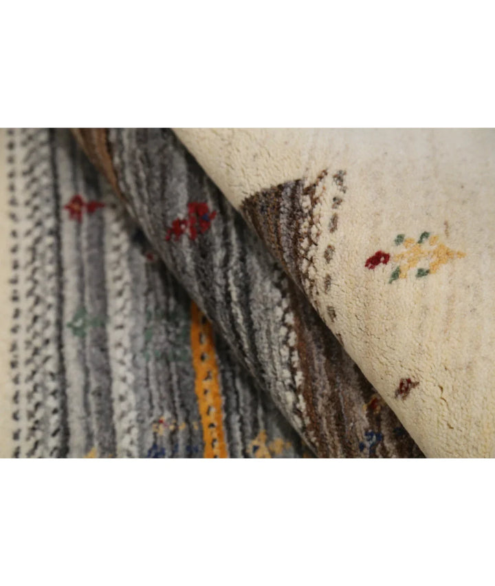 Ivory Indian Oriental Rug 4' 0" x 5' 11" Hand-Knotted | No. AT94600