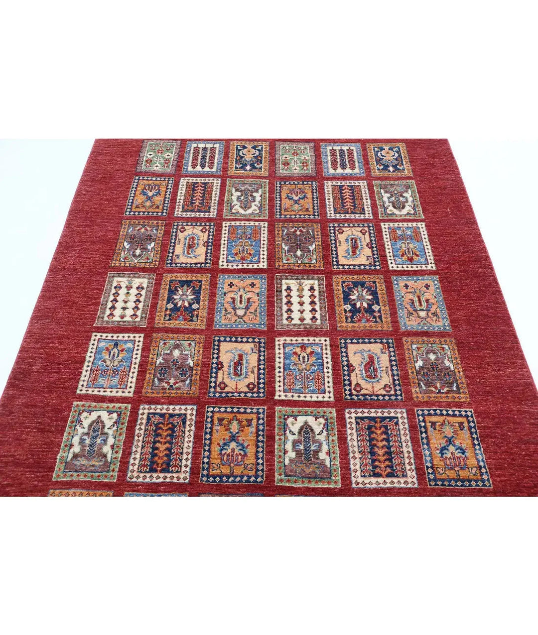 Afghan Bakhtiari Rug 4' 9" x 6' 7" Hand-Knotted | No. AT95966