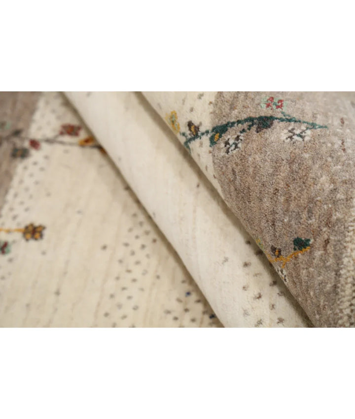 Ivory Indian Oriental Rug 4' 8" x 6' 7" Hand-Knotted | No. AT97186