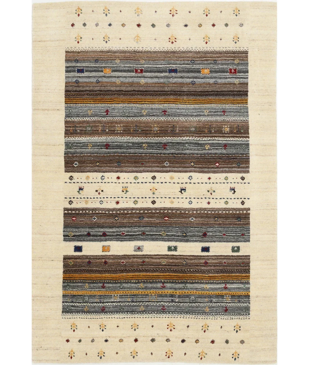 Ivory Indian Oriental Rug 4' 0" x 5' 11" Hand-Knotted | No. AT97640