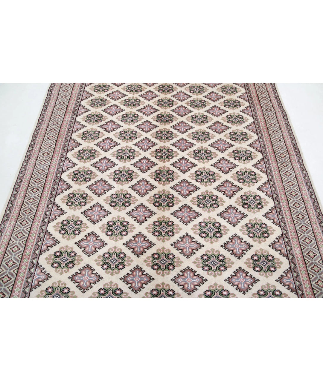 Pakistani Bokhara Rug 6' 0" x 9' 5" Hand-Knotted | No. AT99844