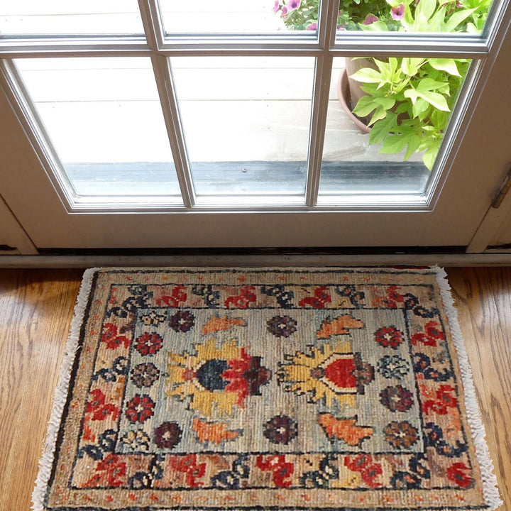 Handmade Floor Mat 1' 3" x 1' 9" - No. AL56497