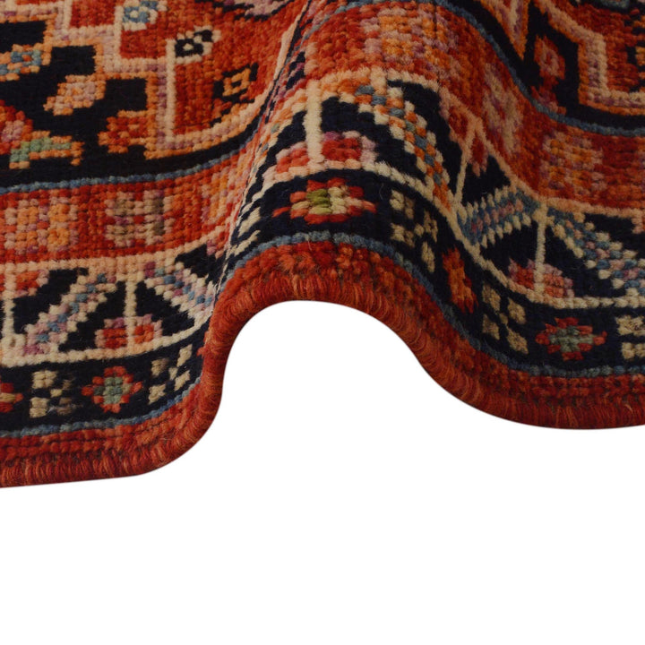 Rich Red Color Shiraz Carpet 4' 1" x 5' 11" - No. AL22840