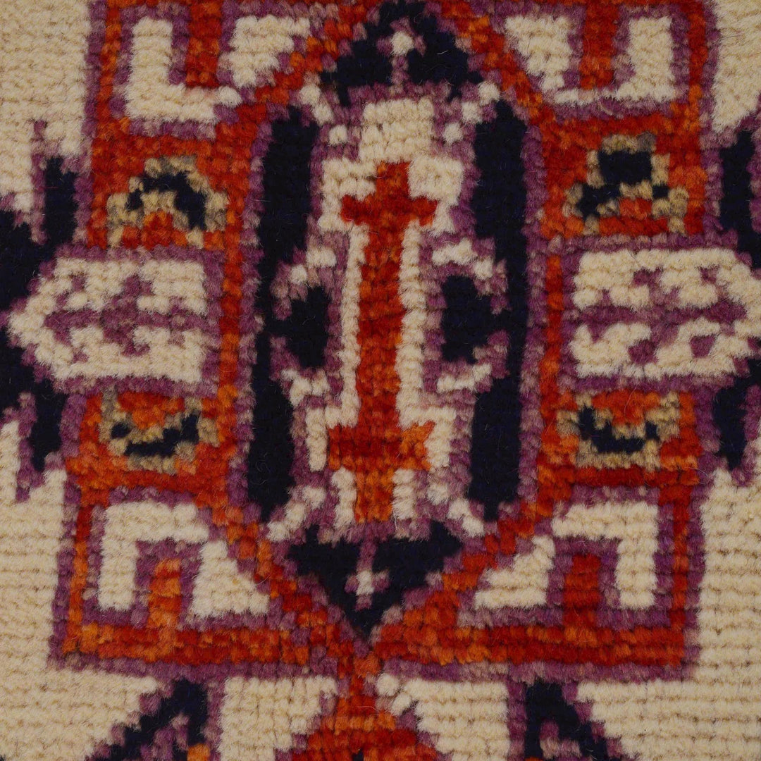 Rich Red Color Shiraz Carpet 4' 0" x 5' 10" - No. AL63818