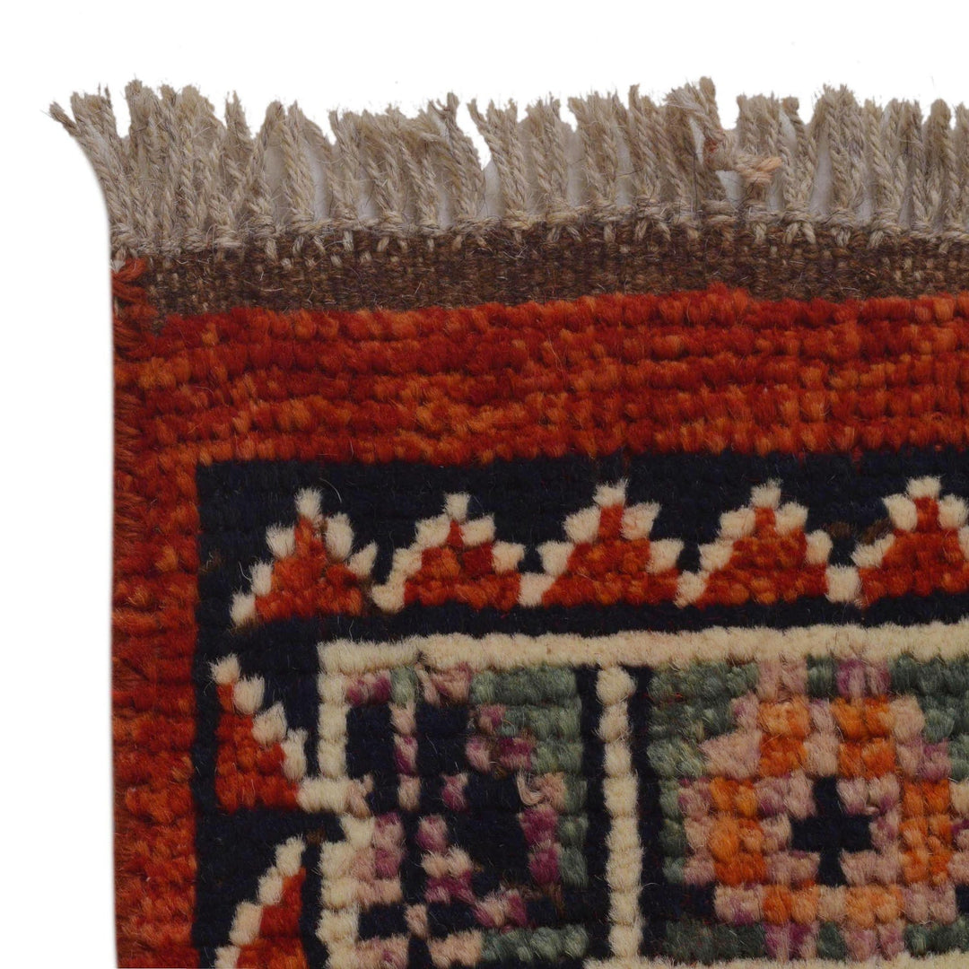 Rich Red Color Shiraz Carpet 3' 11" x 5' 10" - No. AL71311