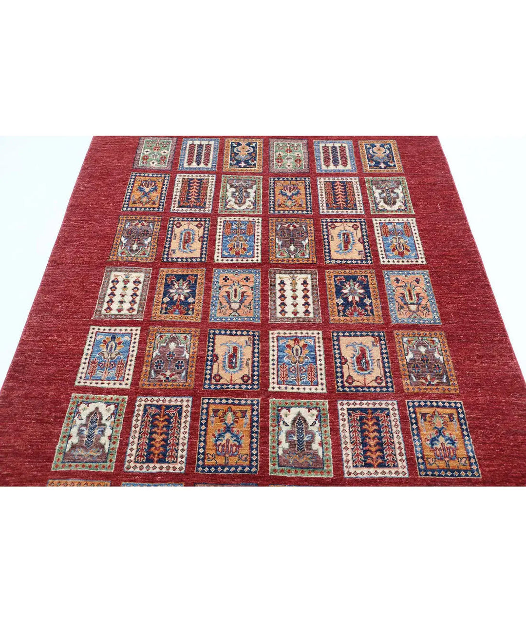 Afghan Bakhtiari Rug 4' 9" x 6' 7" Hand-Knotted | No. AT95966