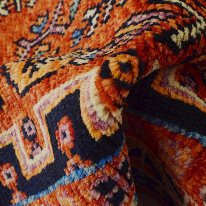 Handmade Shiraz Carpet 4' 1" x 6' 0" - No. AL42311