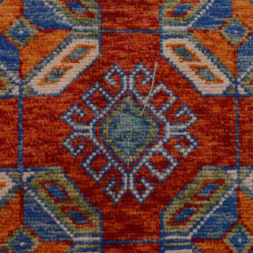 Oriental Bukhara Area Rug 5' 10" x 7' 8" - No. AL92554