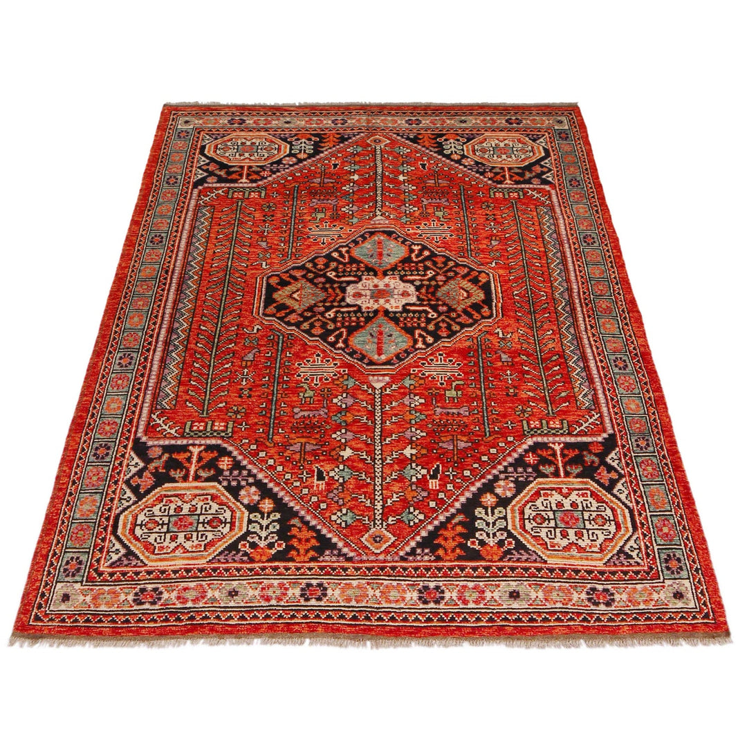 Persian Shirazi Design Carpet 5' 9" x 7' 9" - No. AL64373