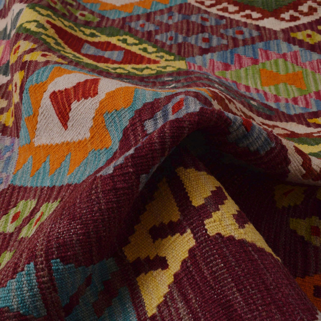 Handmade Vegetable Kilim 5' 10" x 8' 0" - No. AL47206