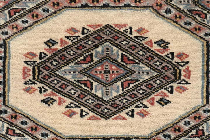 White Jaldar Rug 2' 4" x 9' 1" Hand-Knotted | No. QA11303