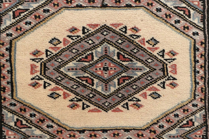White Pakistani Jaldar Rug 2' 4" x 9' 6" Hand-Knotted | No. QA18210