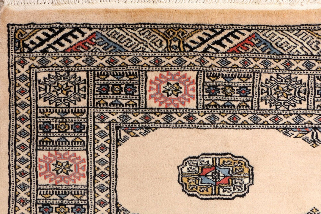 Navajo White Bokhara Rug 4' x 6' 4" Hand-Knotted | No. QA21465