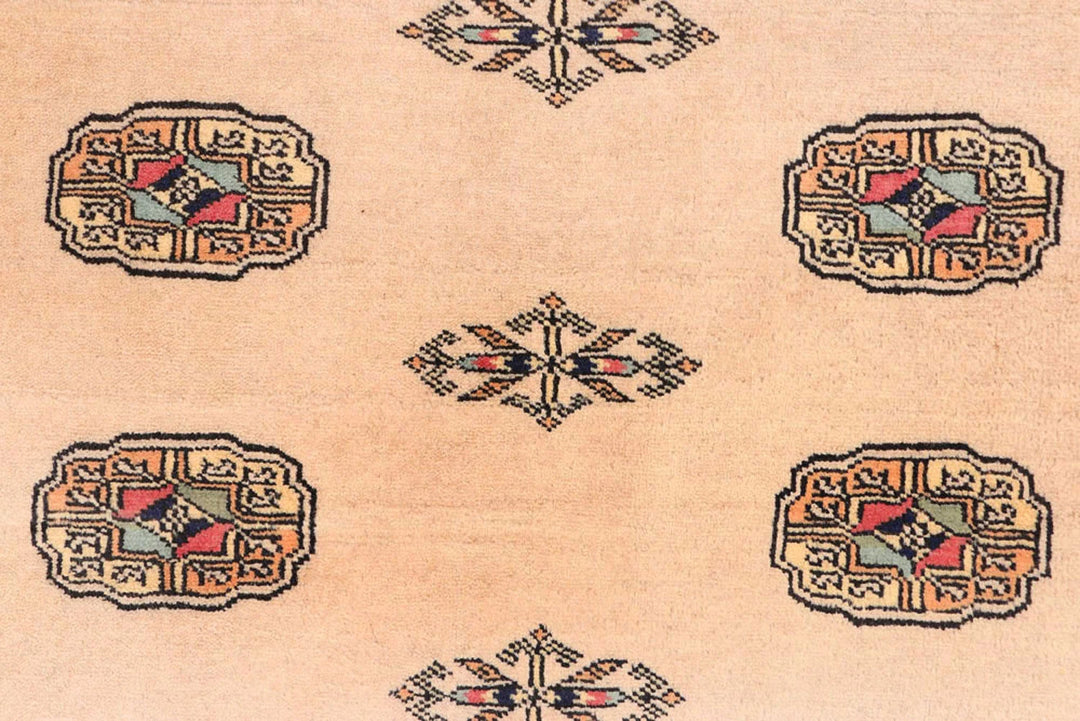 Navajo White Pakistani Bokhara Rug 4' x 6' 4" Hand-Knotted | No. QA23446