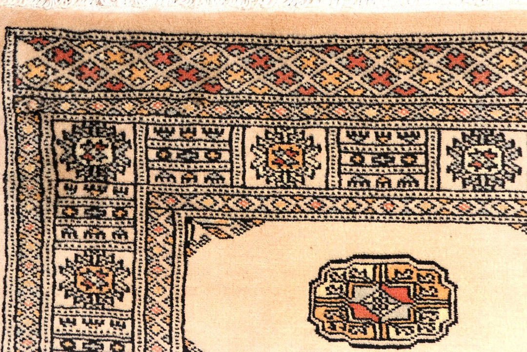 Navajo White Pakistani Bokhara Rug 2' 7" x 8' 6" Hand-Knotted | No. QA26953