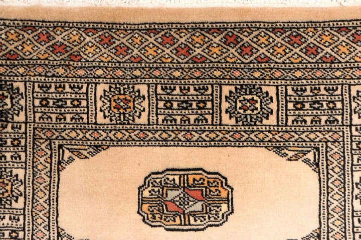Navajo White Pakistani Bokhara Rug 2' 7" x 8' 6" Hand-Knotted | No. QA26953