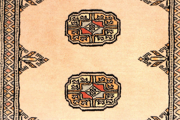 Navajo White Pakistani Bokhara Rug 2' 7" x 8' 6" Hand-Knotted | No. QA26953