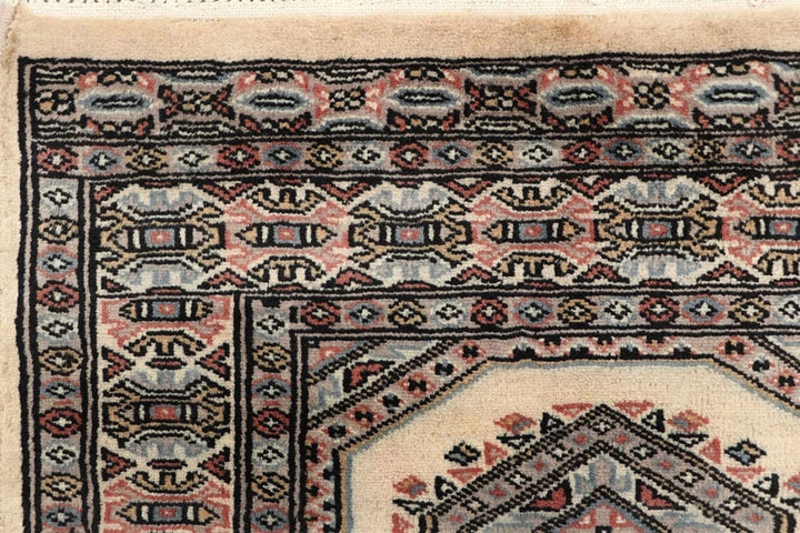 White Pakistani Jaldar Rug 2' 4" x 9' 1" Hand-Knotted | No. QA28419