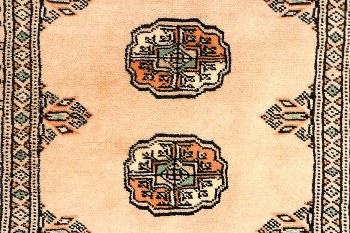 Navajo White Pakistani Bokhara Rug 2' 6" x 9' 5" Hand-Knotted | No. QA32644
