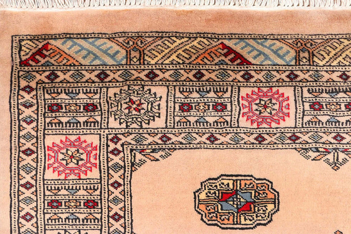 Navajo White Pakistani Bokhara Rug 4' 2" x 6' 8" Hand-Knotted | No. QA39429