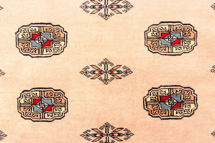 Navajo White Pakistani Bokhara Rug 4' 2" x 6' 8" Hand-Knotted | No. QA39429