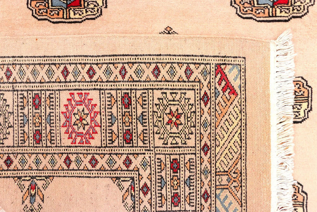 Navajo White Pakistani Bokhara Rug 4' 2" x 6' 8" Hand-Knotted | No. QA39429