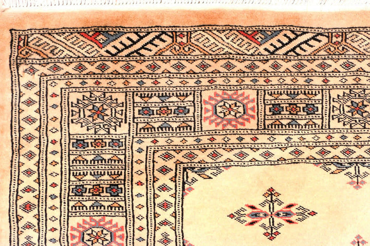 Navajo White Pakistani Bokhara Rug 4' 1" x 6' 2" Hand-Knotted | No. QA40691