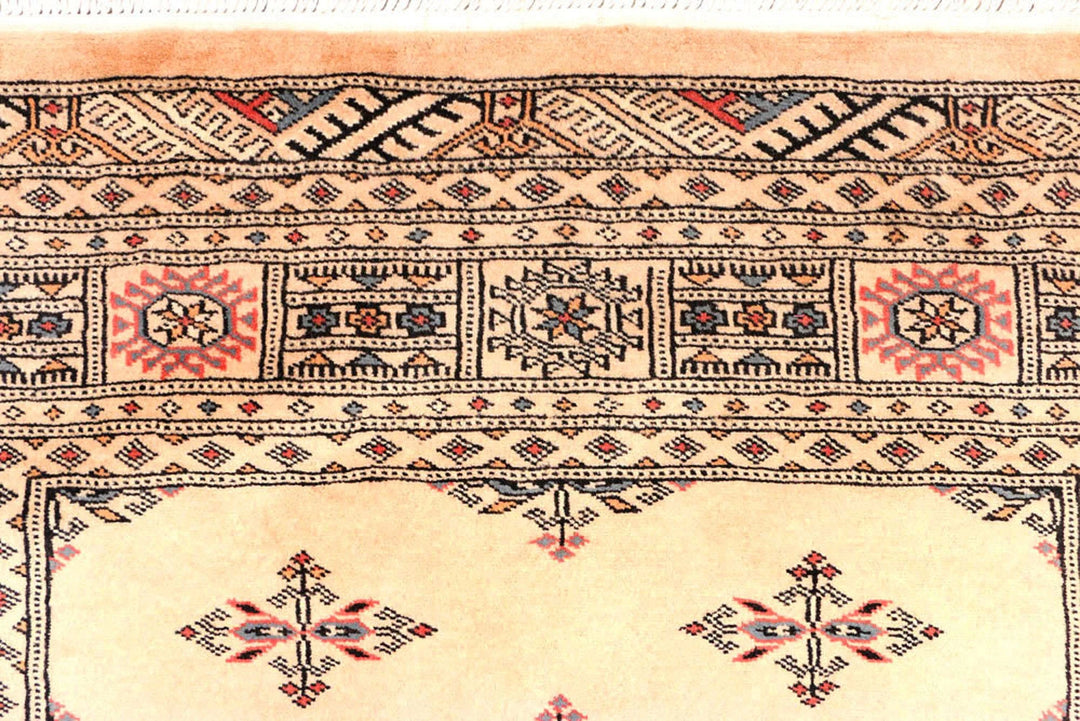 Navajo White Pakistani Bokhara Rug 4' 1" x 6' 2" Hand-Knotted | No. QA40691
