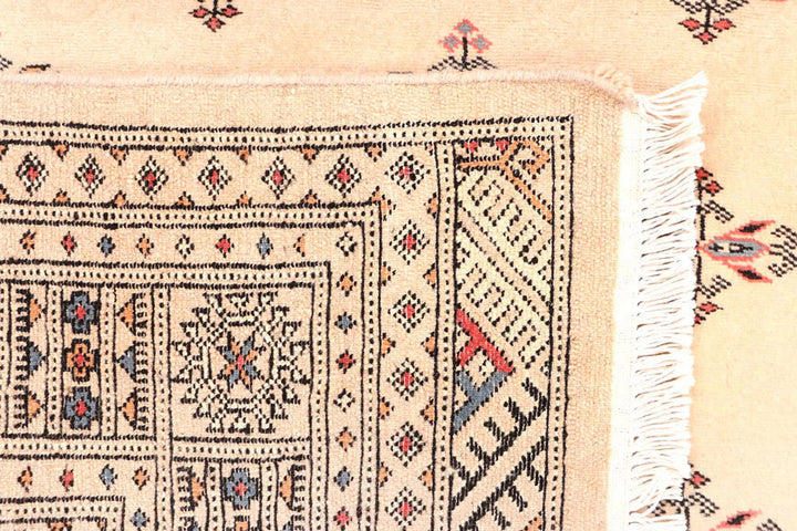 Navajo White Pakistani Bokhara Rug 4' 1" x 6' 2" Hand-Knotted | No. QA40691