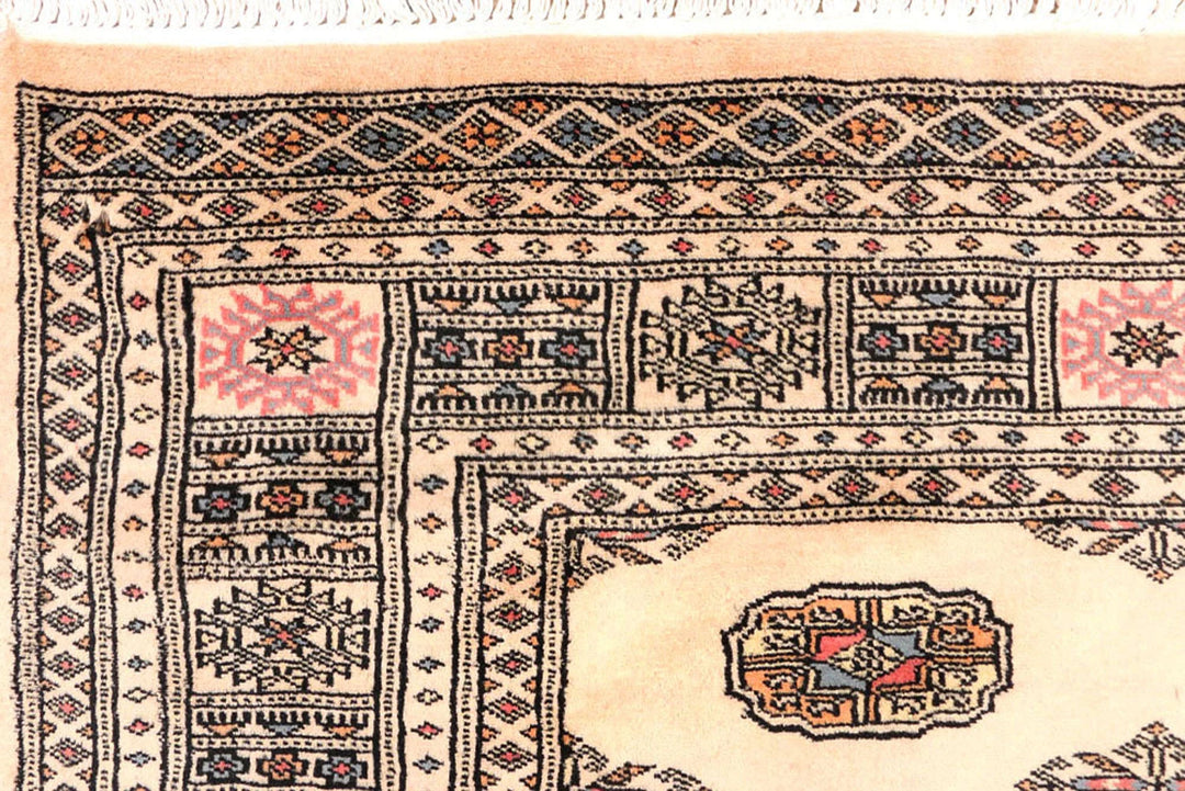 Navajo White Pakistani Bokhara Rug 4' 1" x 5' 10" Hand-Knotted | No. QA41559