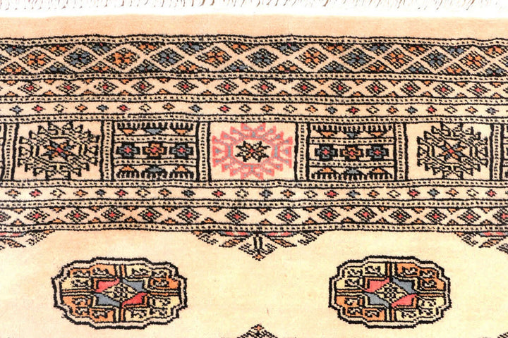 Navajo White Pakistani Bokhara Rug 4' 1" x 5' 10" Hand-Knotted | No. QA41559