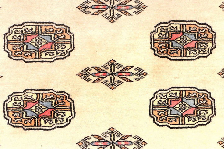 Navajo White Pakistani Bokhara Rug 4' 1" x 5' 10" Hand-Knotted | No. QA41559