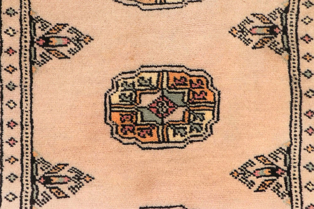 Navajo White Pakistani Bokhara Runner 2' 7" x 10' Hand-Knotted | No. QA44160