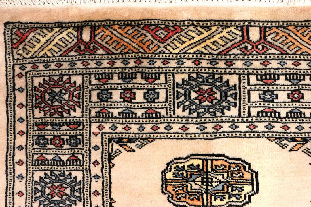 White Bokhara Rug 2' 6" x 9' 5" Hand-Knotted | No. QA48019