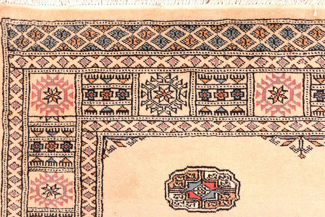 Navajo White Pakistani Bokhara Rug 4' 2" x 6' 1" Hand-Knotted | No. QA62610