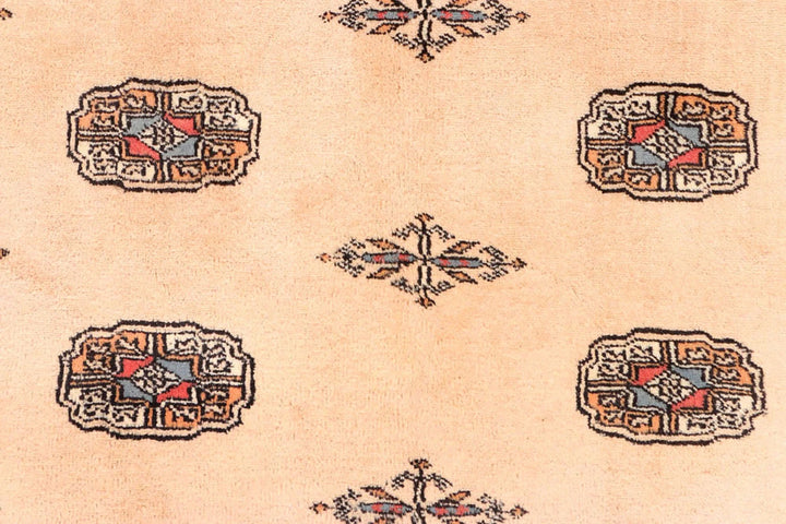 Navajo White Pakistani Bokhara Rug 4' 2" x 6' 1" Hand-Knotted | No. QA62610