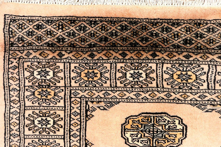 Navajo White Pakistani Bokhara Rug 2' 7" x 9' 2" Hand-Knotted | No. QA68609