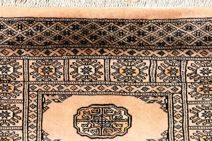 Navajo White Pakistani Bokhara Rug 2' 7" x 9' 2" Hand-Knotted | No. QA68609
